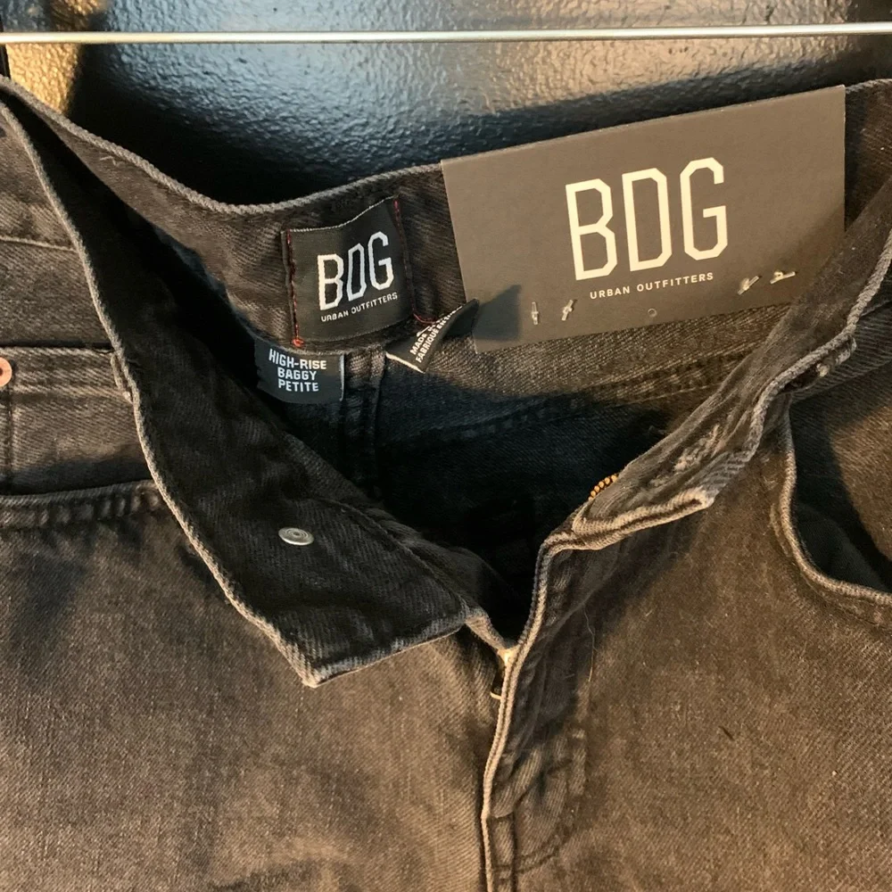 UO High Rise Relaxed Jeans - Picture 3 of 7